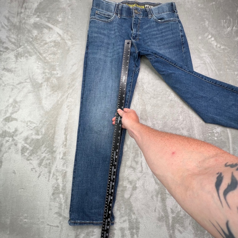 Lee Extreme Motion MVP Jeans Mens 32x30 Blue Solid Straight Fit Tapered Leg - Picture 6 of 14